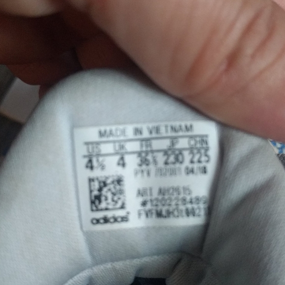 🍀🍀Boy sneackers by Addids 🍀🍀🍀 - Picture 4 of 8